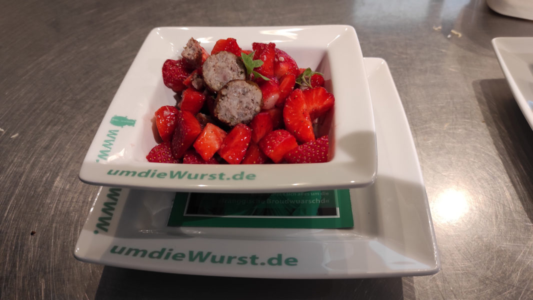 Erdbeer-BRATWURST-dessert
